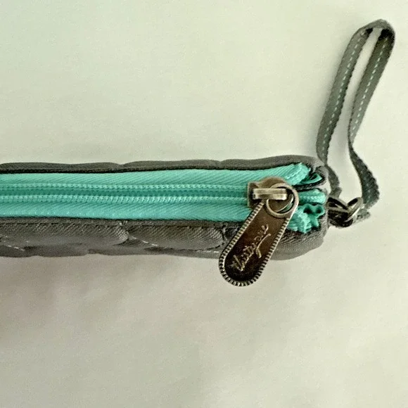 Thirty One 31 Vary You Quilted Gray‎ Aqua Wristlet Wallet With Strap - Picture 3 of 6